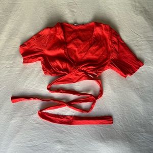 Red crop top with ties❤️❤️